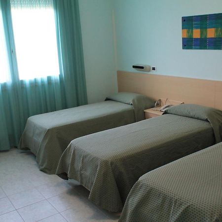 Hotel Minerva Brindisi Oda fotoğraf